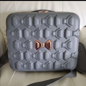 Ted Baker Bow Beau Vanity Case